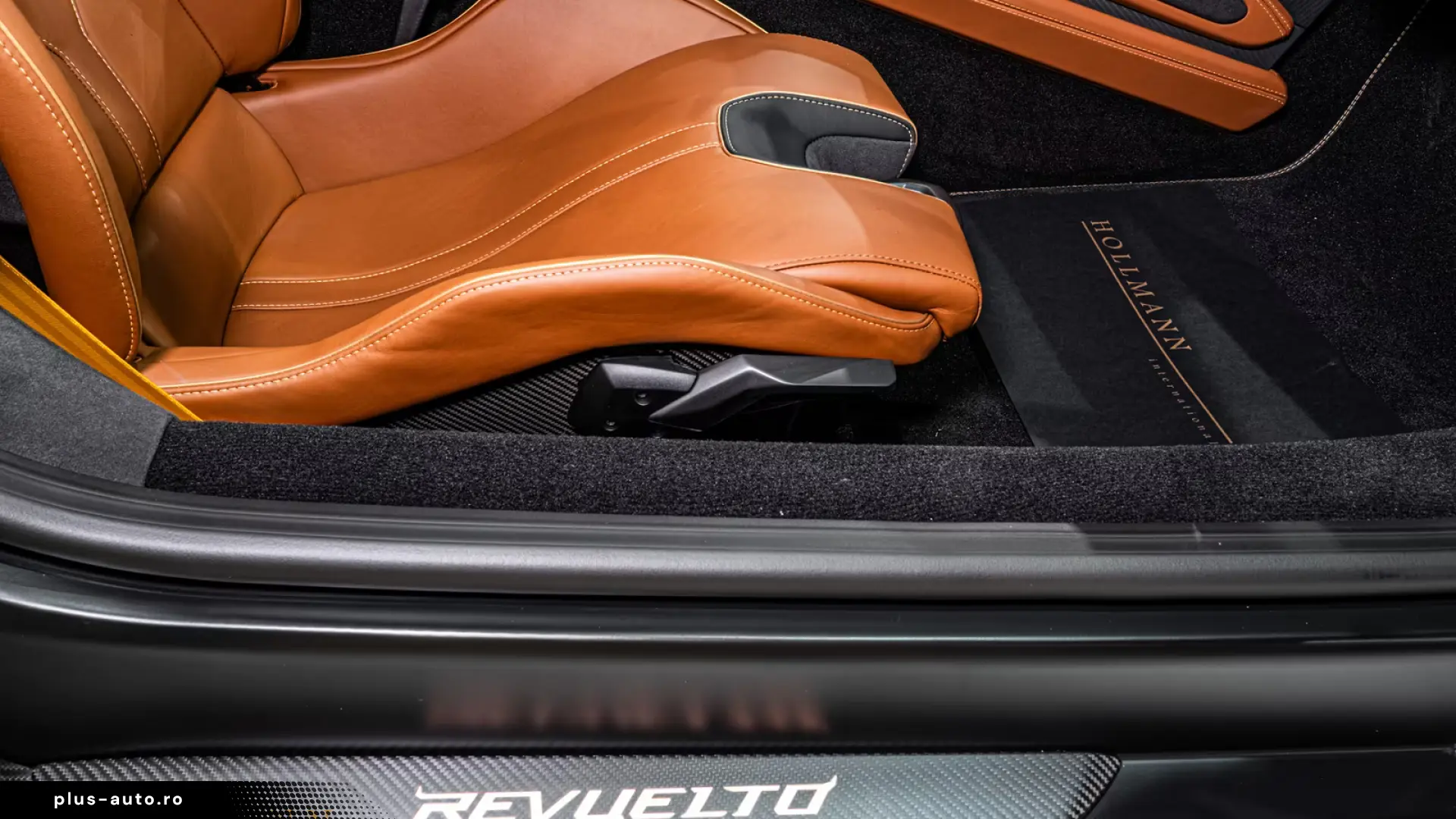 Lamborghini Revuelto   CARBON   PASSANGER DISPLAY