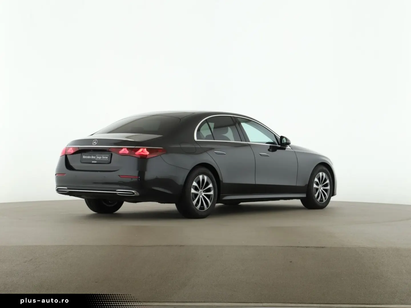 MERCEDES-BENZ E 220 d Avantgarde HUD Burmester 4D Memory 360
