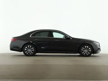 MERCEDES-BENZ E 220 d Avantgarde HUD Burmester 4D Memory 360