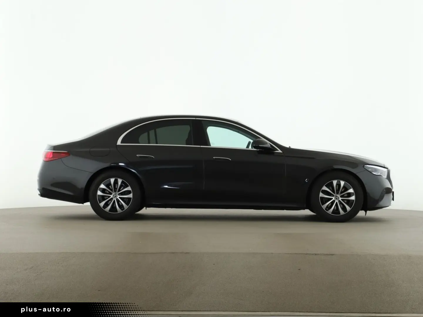 MERCEDES-BENZ E 220 d Avantgarde HUD Burmester 4D Memory 360