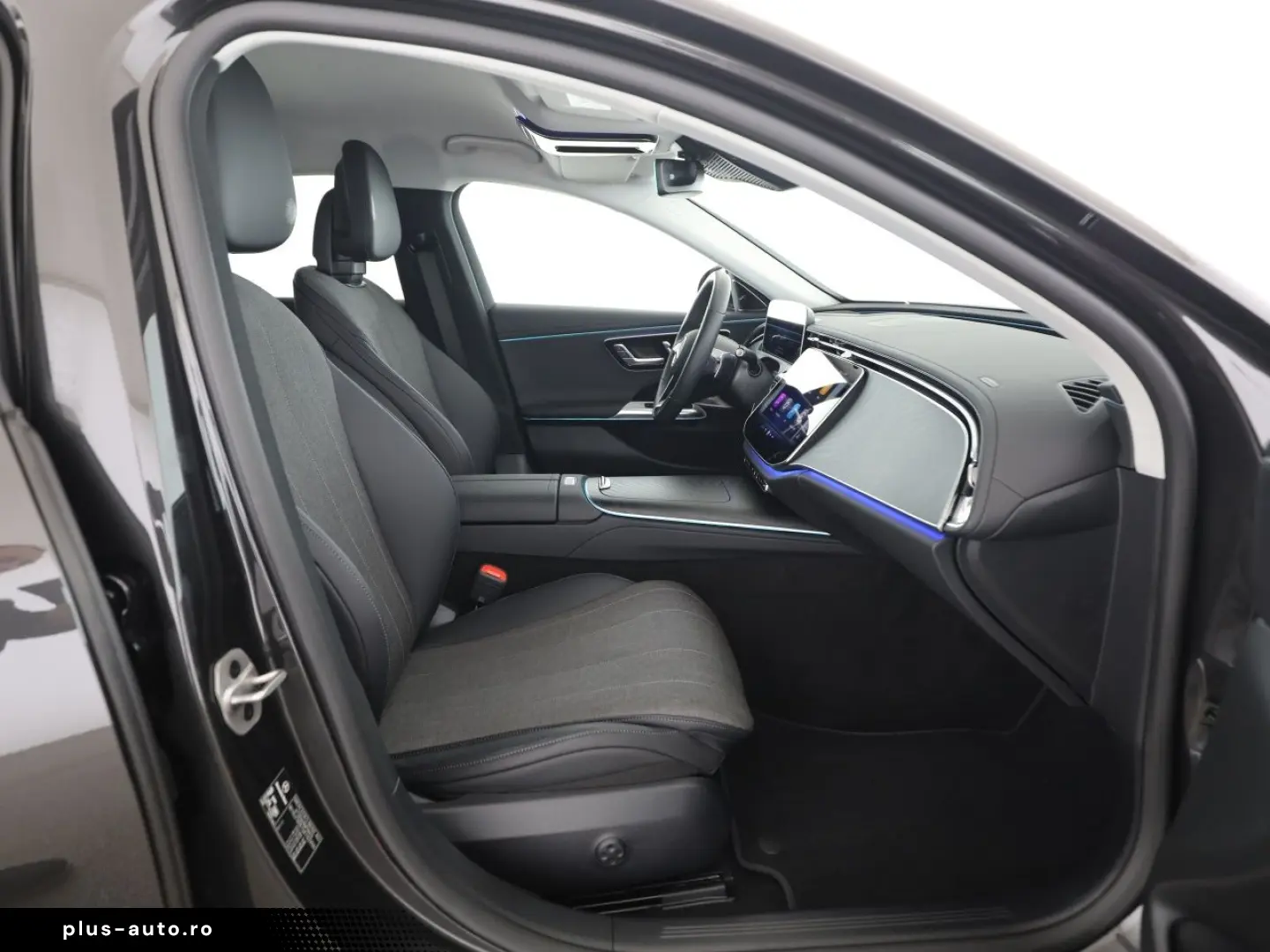 MERCEDES-BENZ E 220 d Avantgarde HUD Burmester 4D Memory 360