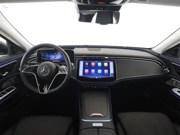 MERCEDES-BENZ E 220 d Avantgarde HUD Burmester 4D Memory 360
