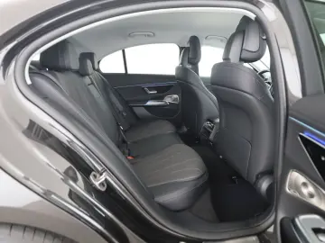 MERCEDES-BENZ E 220 d Avantgarde HUD Burmester 4D Memory 360