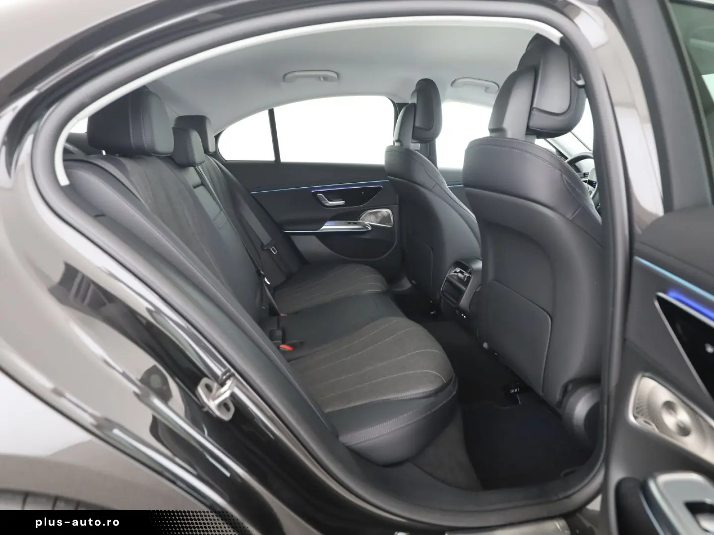 MERCEDES-BENZ E 220 d Avantgarde HUD Burmester 4D Memory 360