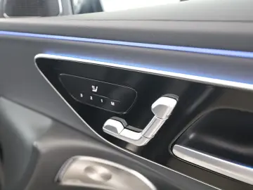 MERCEDES-BENZ E 220 d Avantgarde HUD Burmester 4D Memory 360