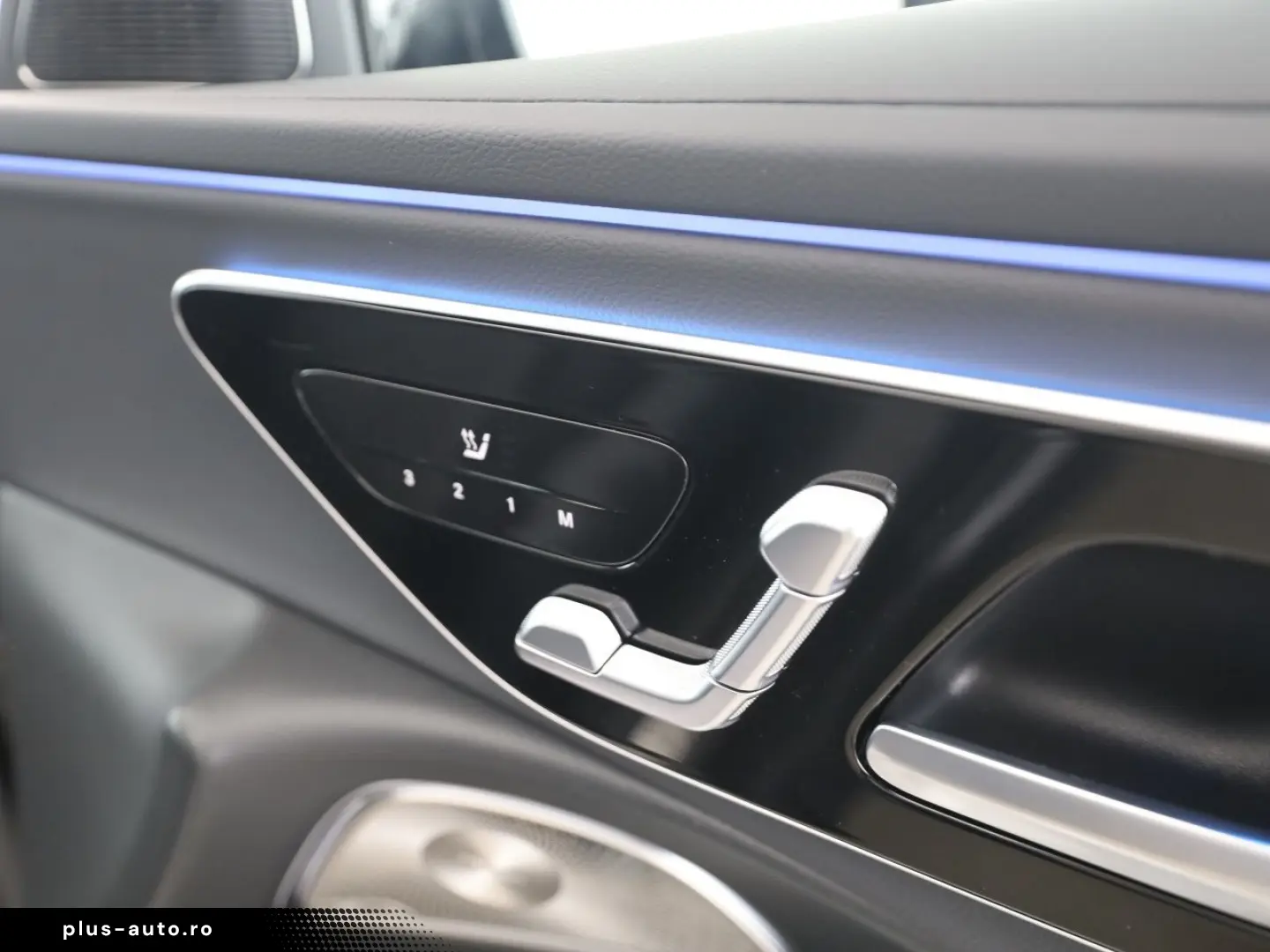 MERCEDES-BENZ E 220 d Avantgarde HUD Burmester 4D Memory 360