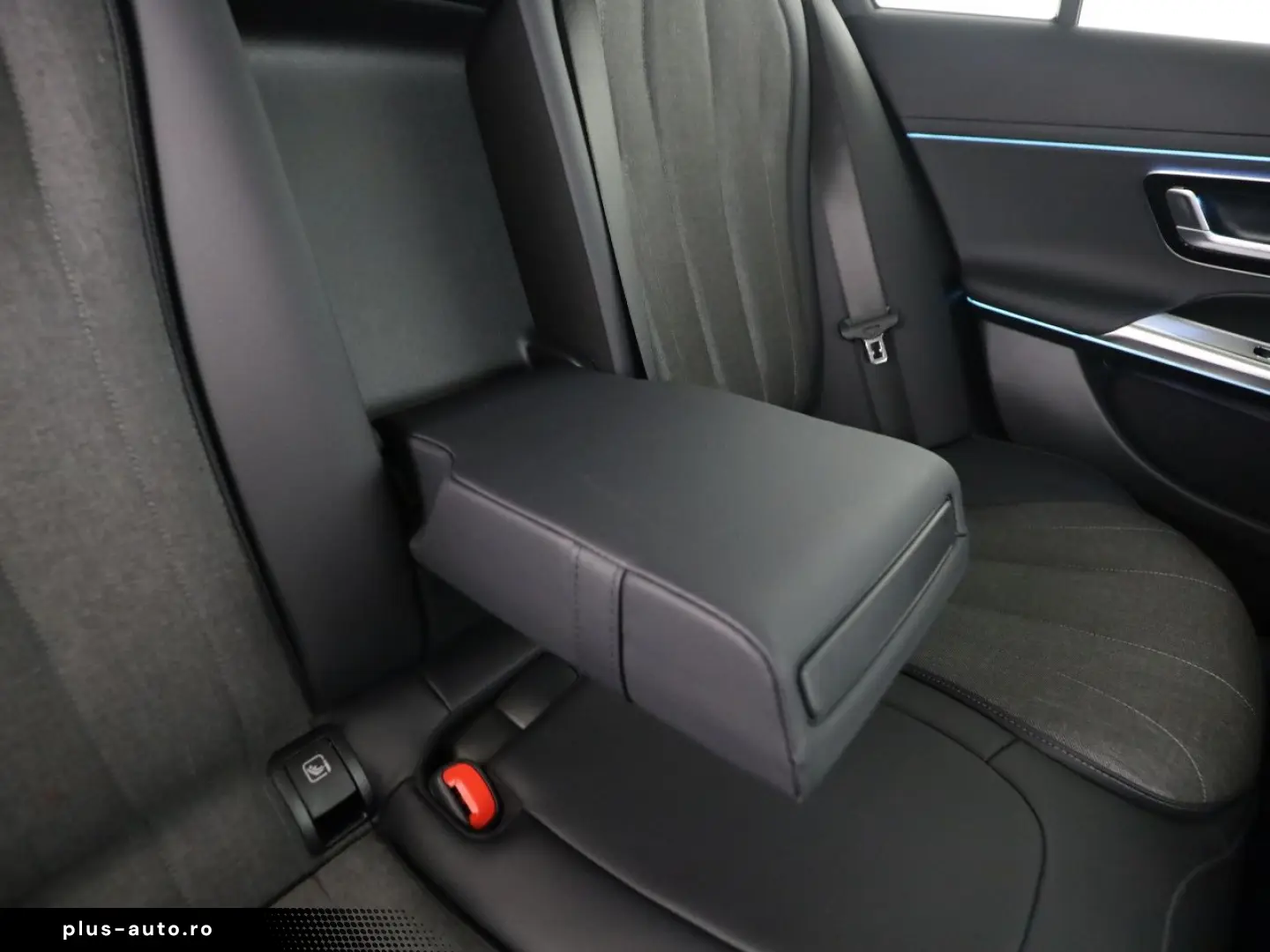 MERCEDES-BENZ E 220 d Avantgarde HUD Burmester 4D Memory 360
