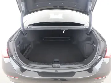 MERCEDES-BENZ E 220 d Avantgarde HUD Burmester 4D Memory 360