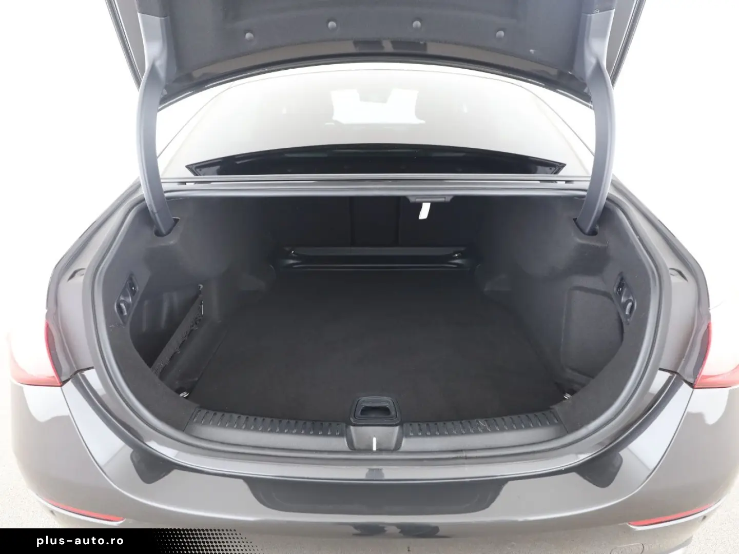MERCEDES-BENZ E 220 d Avantgarde HUD Burmester 4D Memory 360