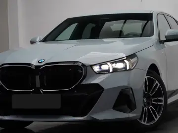 BMW 520d xDrive M Sport ICONIC CARBON   Finanțare Leasing