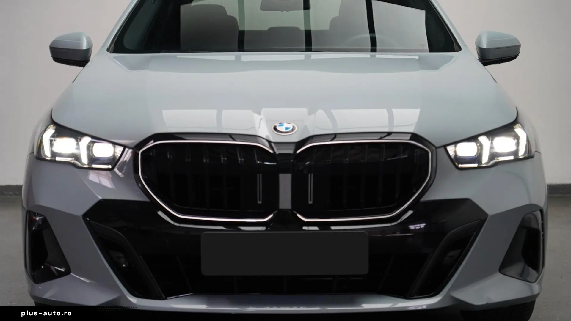 BMW 520d xDrive M Sport ICONIC CARBON   Finanțare Leasing