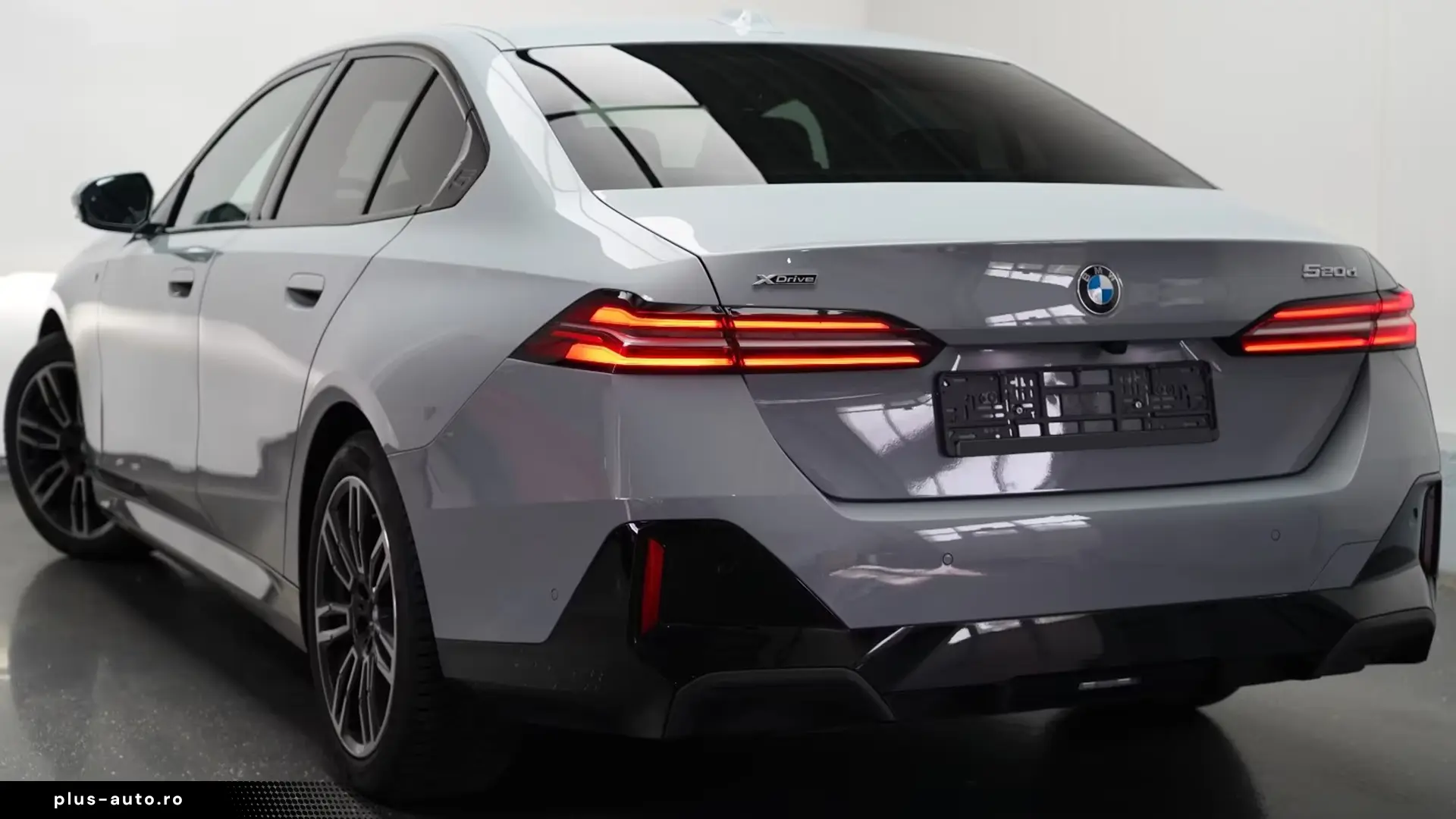 BMW 520d xDrive M Sport ICONIC CARBON   Finanțare Leasing