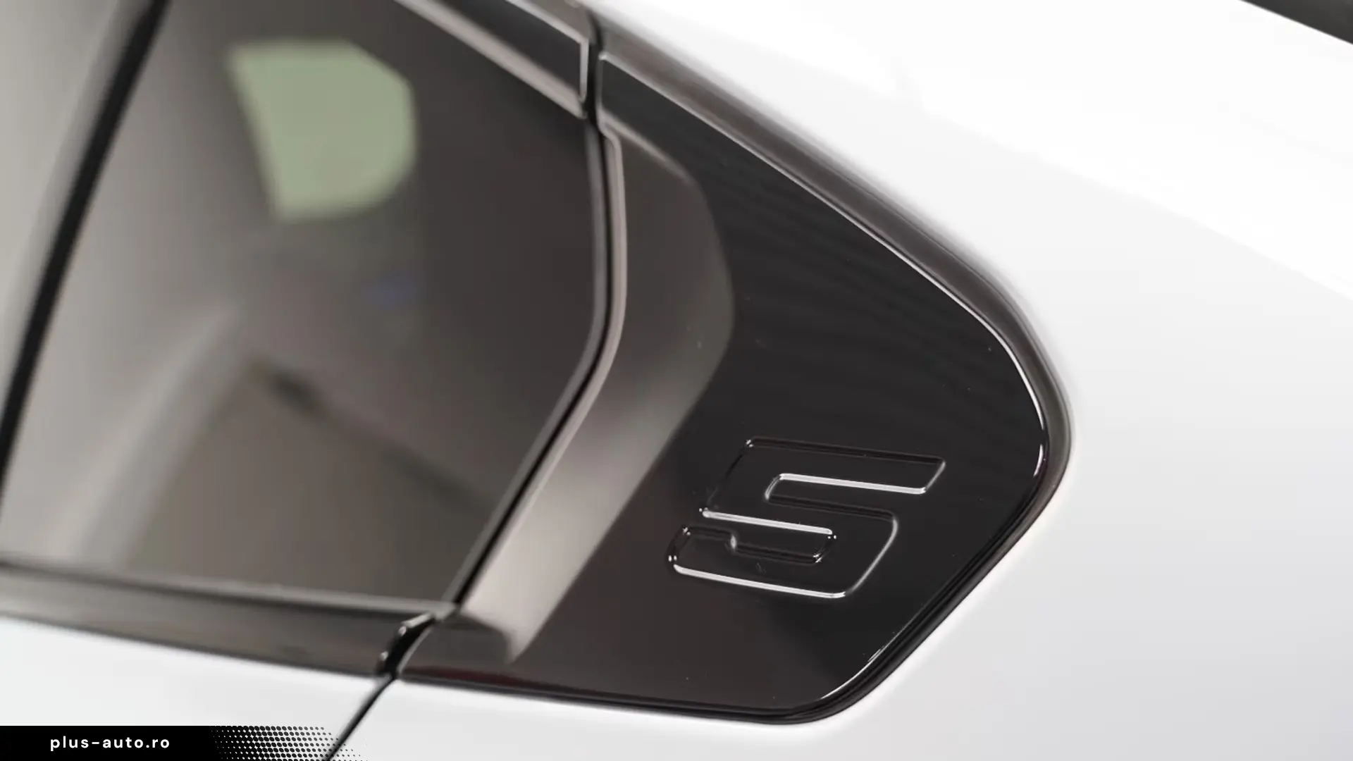 BMW 520d xDrive M Sport ICONIC CARBON   Finanțare Leasing