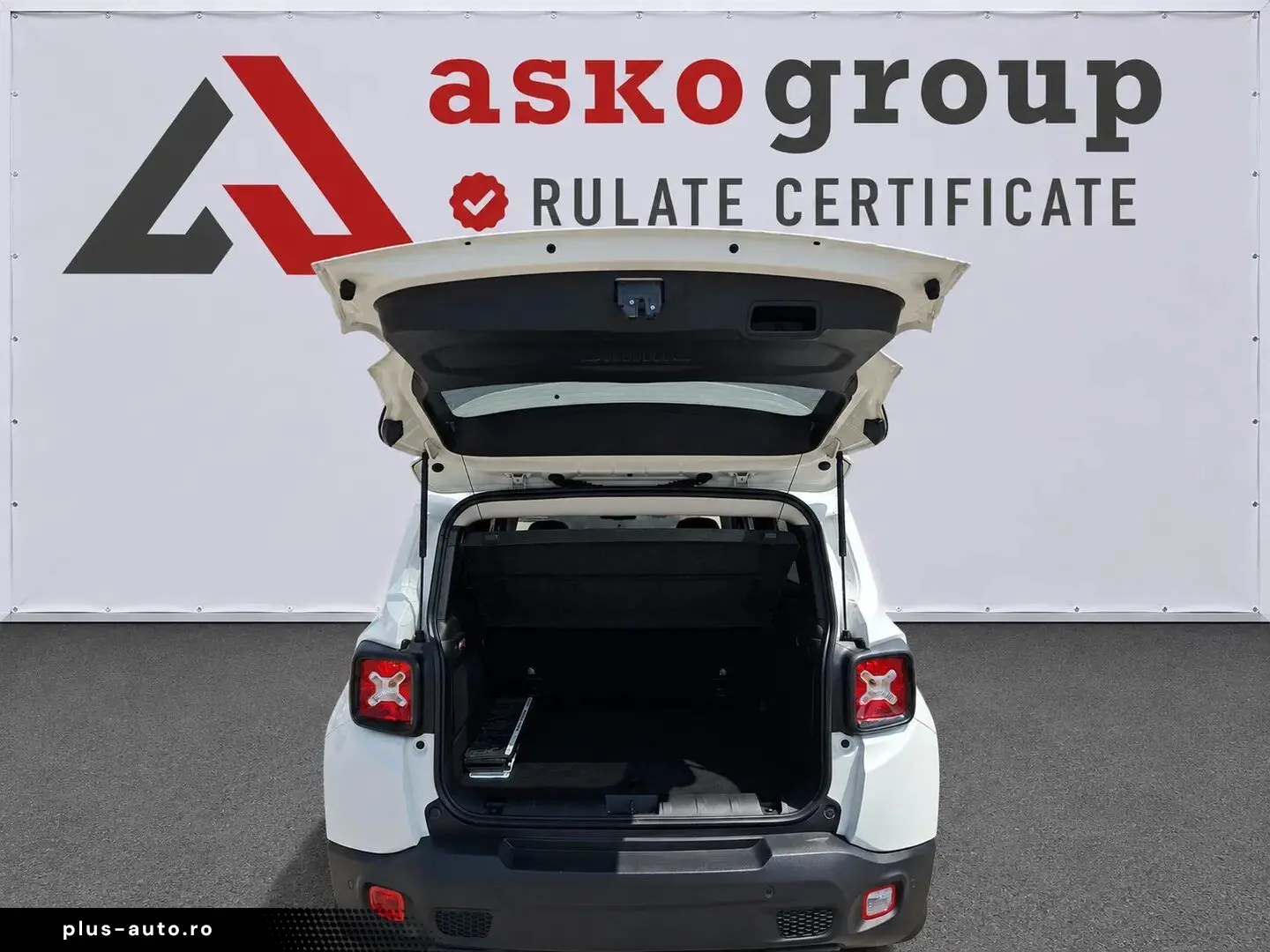 Jeep Renegade 1.6 M-Jet 4x2 Night Eagle