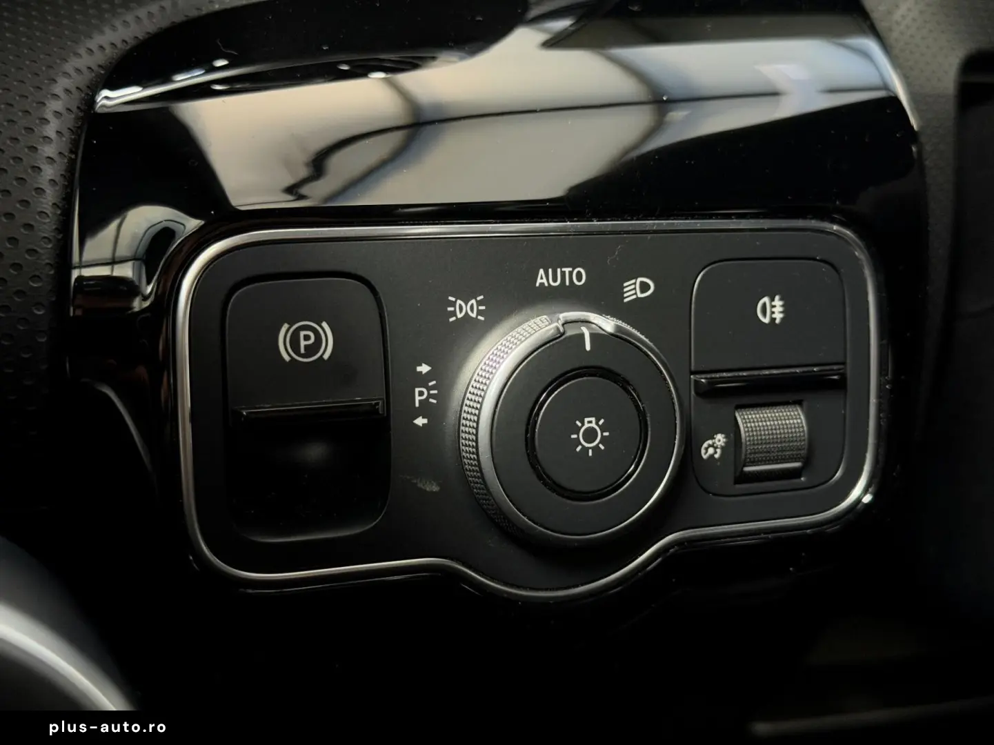 Mercedes-Benz Cla-180