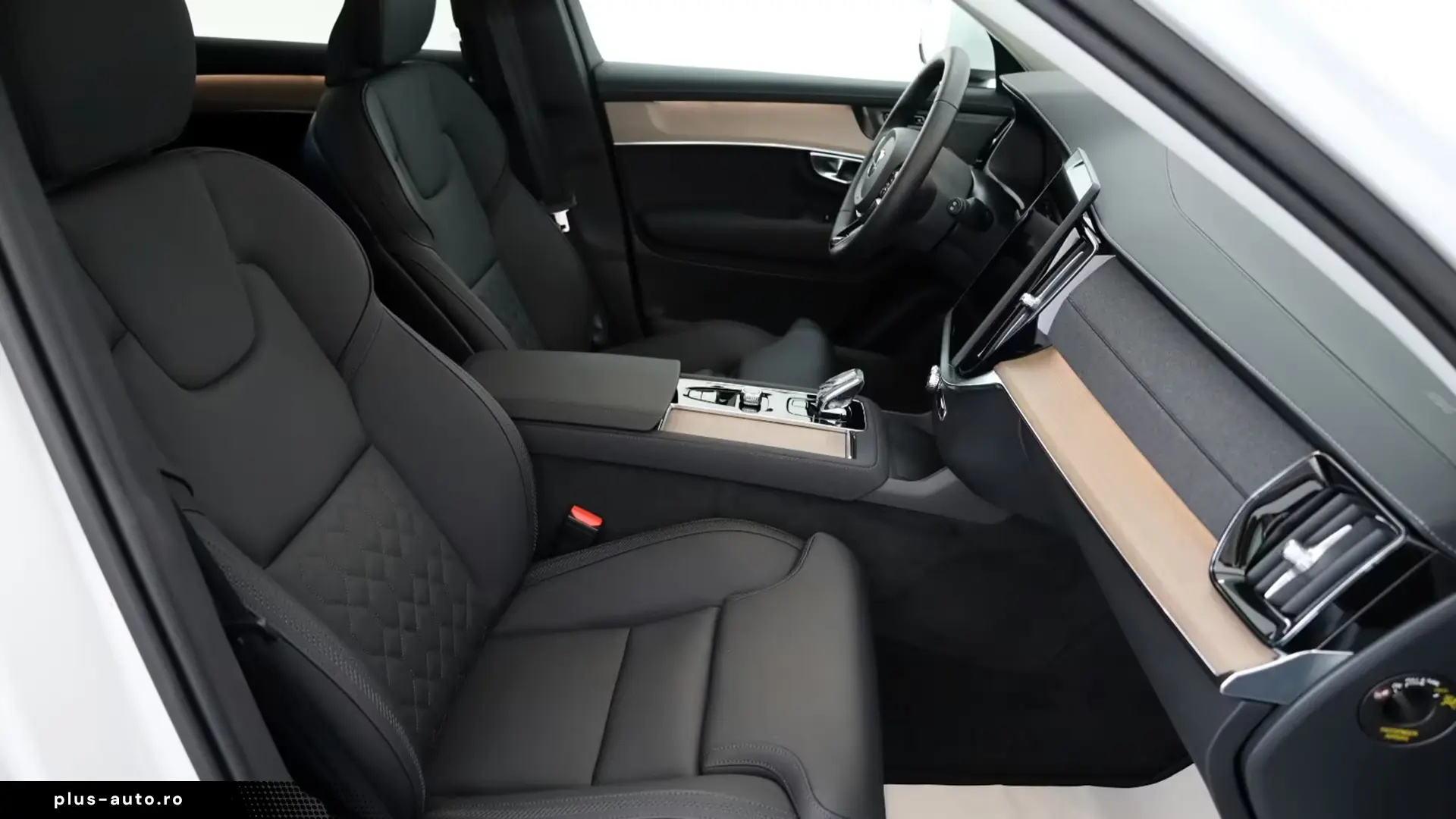 Volvo XC90 B5 AWD Facelift - 7 Locuri   Finanțare Leasing