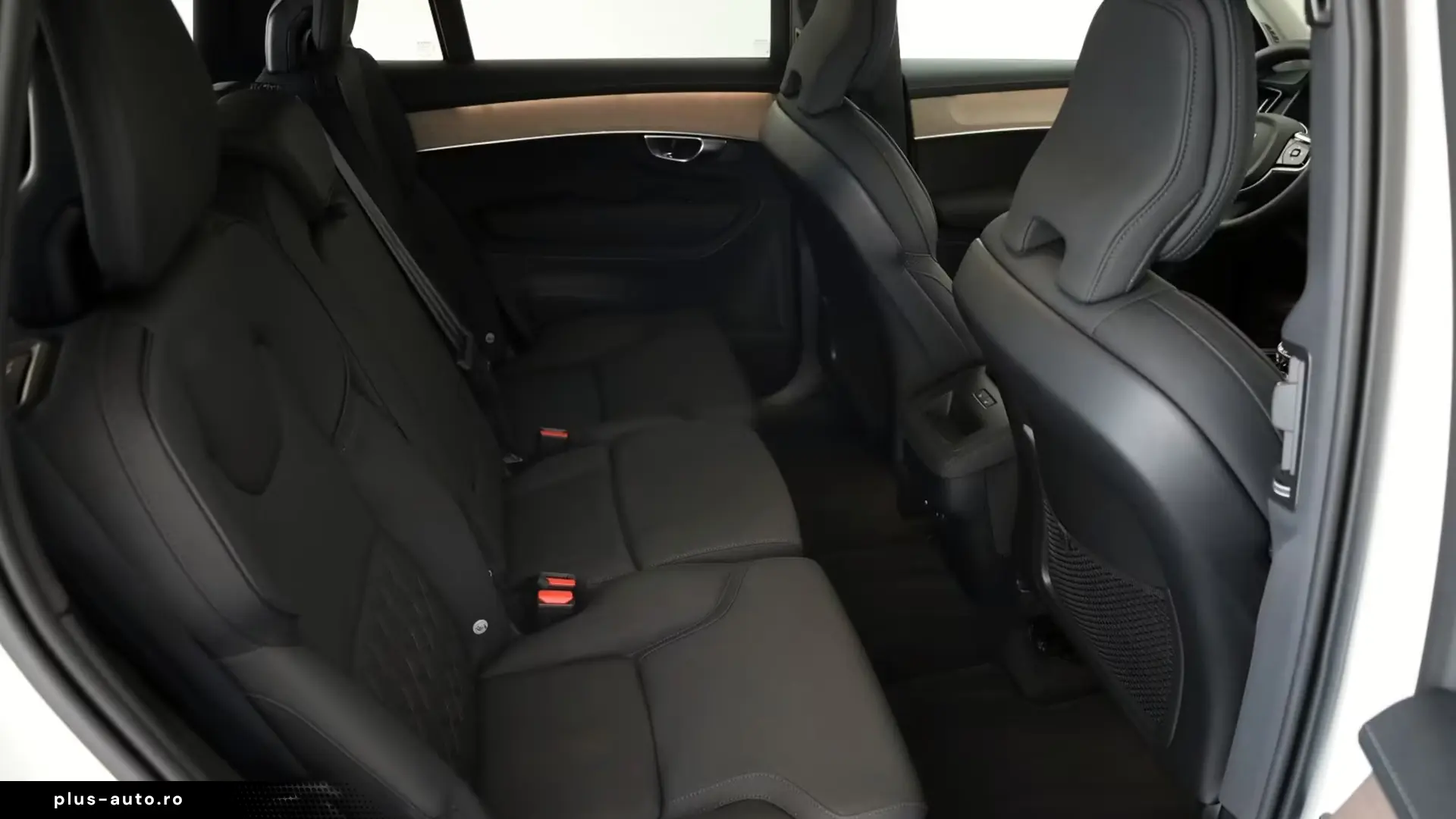 Volvo XC90 B5 AWD Facelift - 7 Locuri   Finanțare Leasing