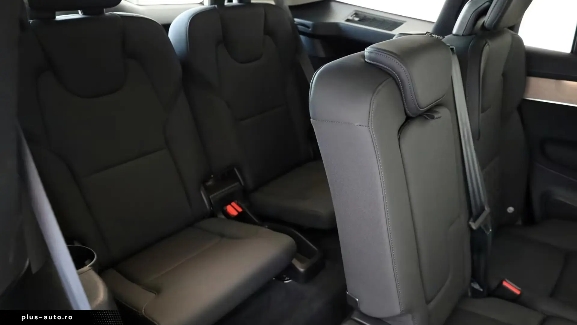 Volvo XC90 B5 AWD Facelift - 7 Locuri   Finanțare Leasing