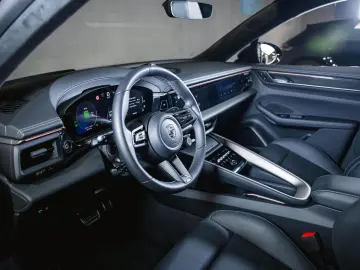PORSCHE Macan Turbo