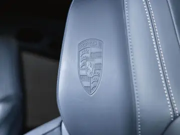 PORSCHE Macan Turbo