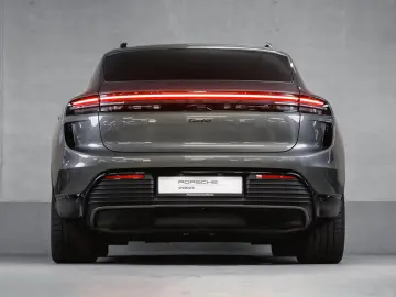 PORSCHE Macan Turbo