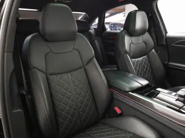 Audi S8 HUD  Pano  Assist  Digi-Matrix