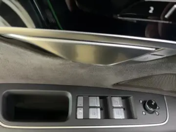 Audi S8 4.0 V8 TFSI quattro tiptronic MATRIX