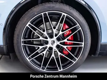 PORSCHE Macan Turbo