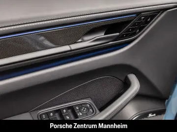 PORSCHE Macan Turbo