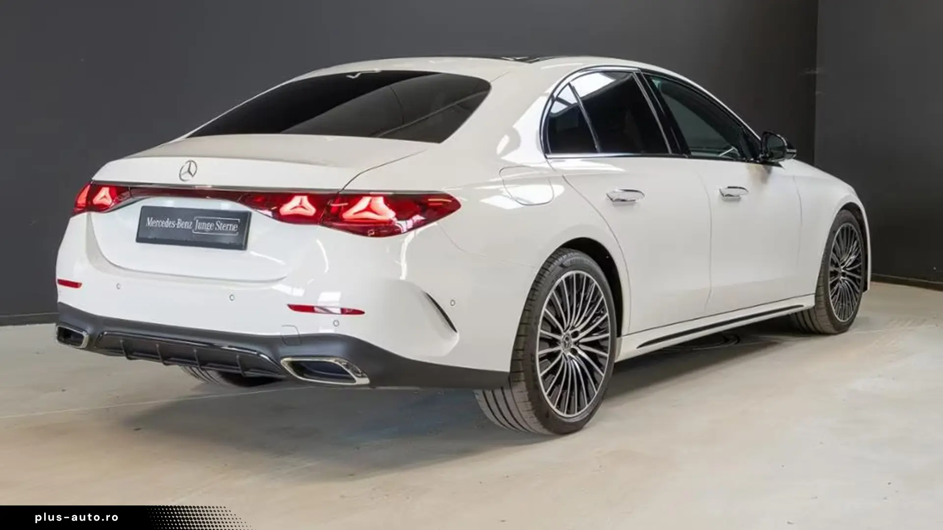 Mercedes-Benz E 220d AMG Night Screen   Finanțare Leasing