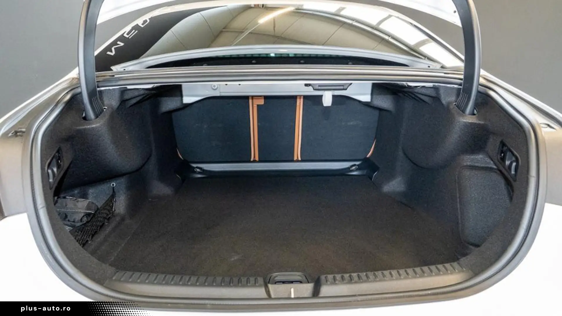 Mercedes-Benz E 220d AMG Night Screen   Finanțare Leasing