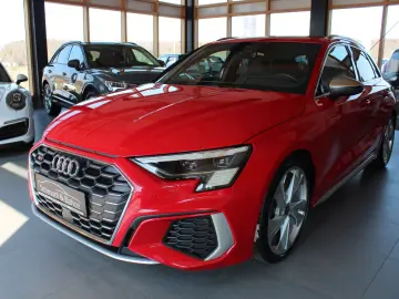 AUDI S3 Sportback 2.0 TFSI quattro NAVI LED VIRT 1.HA