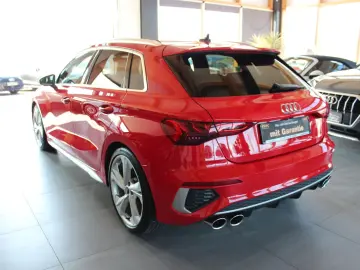 AUDI S3 Sportback 2.0 TFSI quattro NAVI LED VIRT 1.HA