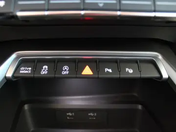 AUDI S3 Sportback 2.0 TFSI quattro NAVI LED VIRT 1.HA
