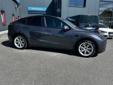 TESLA Model Y Long Range Dual AWD