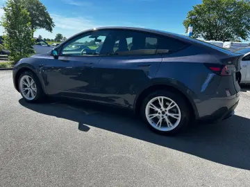 TESLA Model Y Long Range Dual AWD