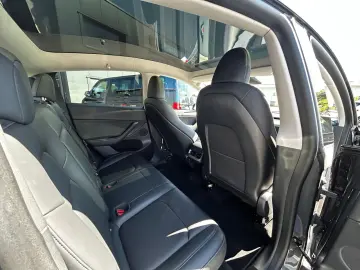 TESLA Model Y Long Range Dual AWD