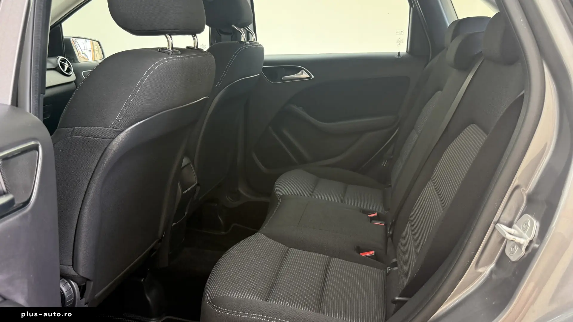 Mercedes-Benz   B-Classe   1.6 Benzina   122CP   An 2015 11