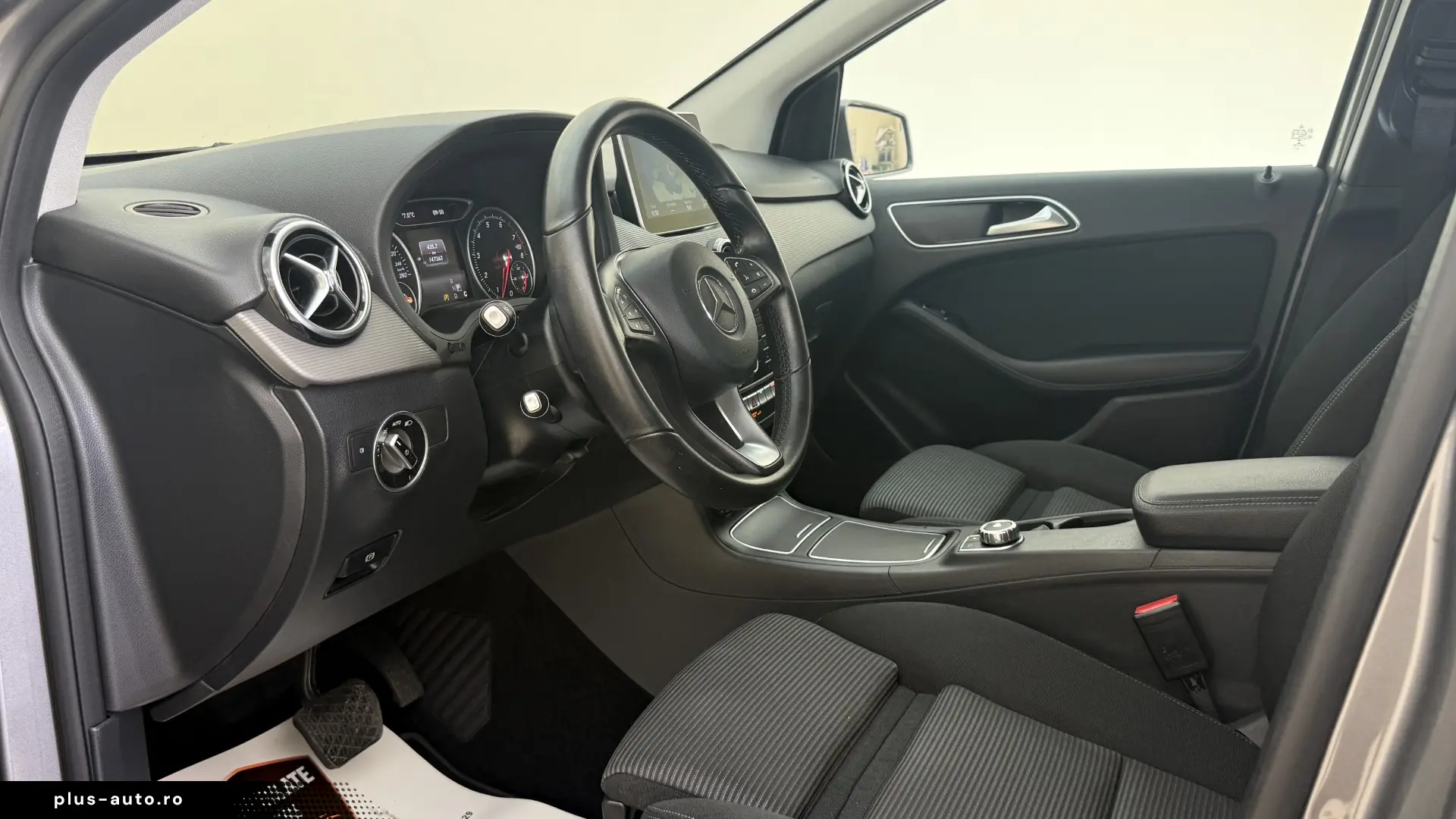 Mercedes-Benz   B-Classe   1.6 Benzina   122CP   An 2015 11