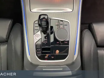 BMW X5 xDrive30d A M-Sport AHK Pano Standhzg HUD