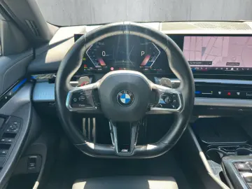 BMW 520 d M Sport LED ACC RFK 19 Zoll LM