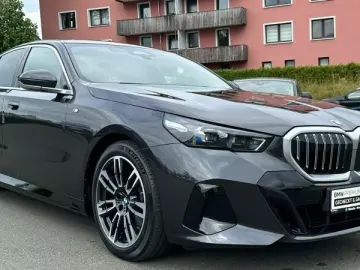 BMW 520d M Sport ACC LED NAVI KOMFORTSITZ PARKINGASS