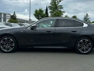 BMW 520d M Sport ACC LED NAVI KOMFORTSITZ PARKINGASS