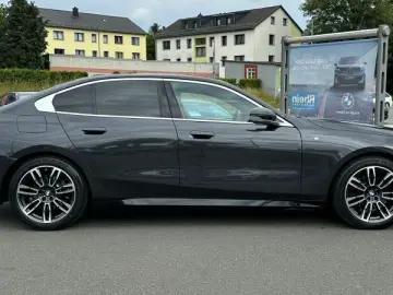 BMW 520d M Sport ACC LED NAVI KOMFORTSITZ PARKINGASS