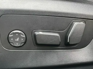 BMW 520d M Sport ACC LED NAVI KOMFORTSITZ PARKINGASS