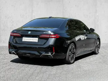 BMW 520d xDrive M-Sport HUD DA  H K ACC 360