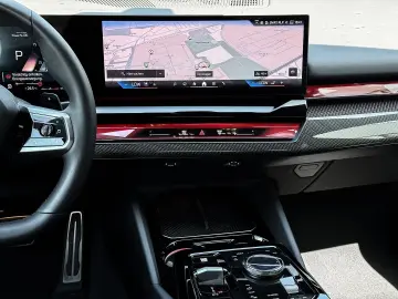 BMW 520d xDrive M-Sport HUD DA  H K ACC 360