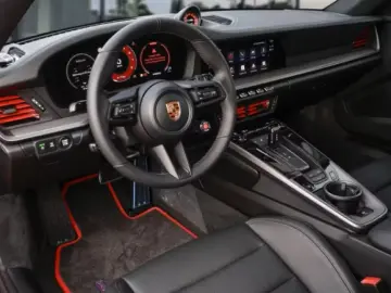 Porsche 992 -2 (911) Carrera