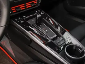 Porsche 992 -2 (911) Carrera
