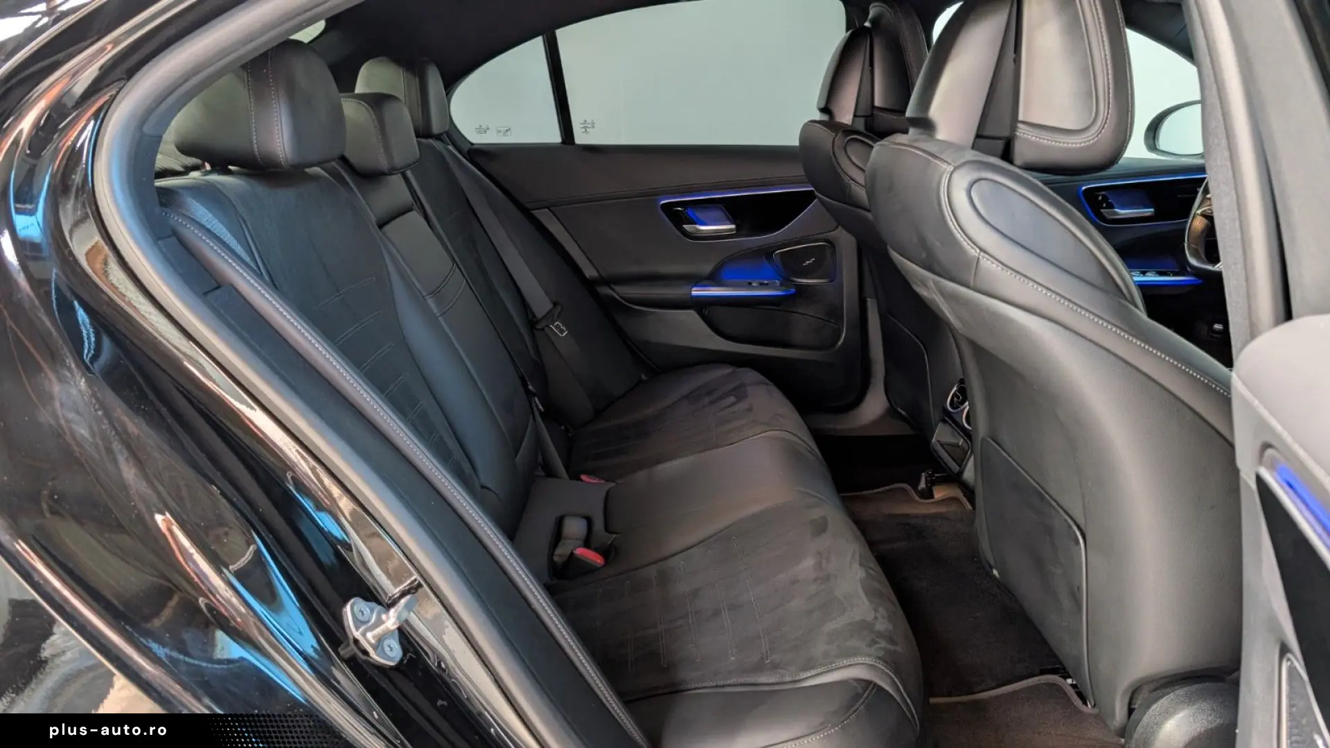 MERCEDES-BENZ C 300 e Limousine AMG-BUSINESS-NIGHT-LANE-360